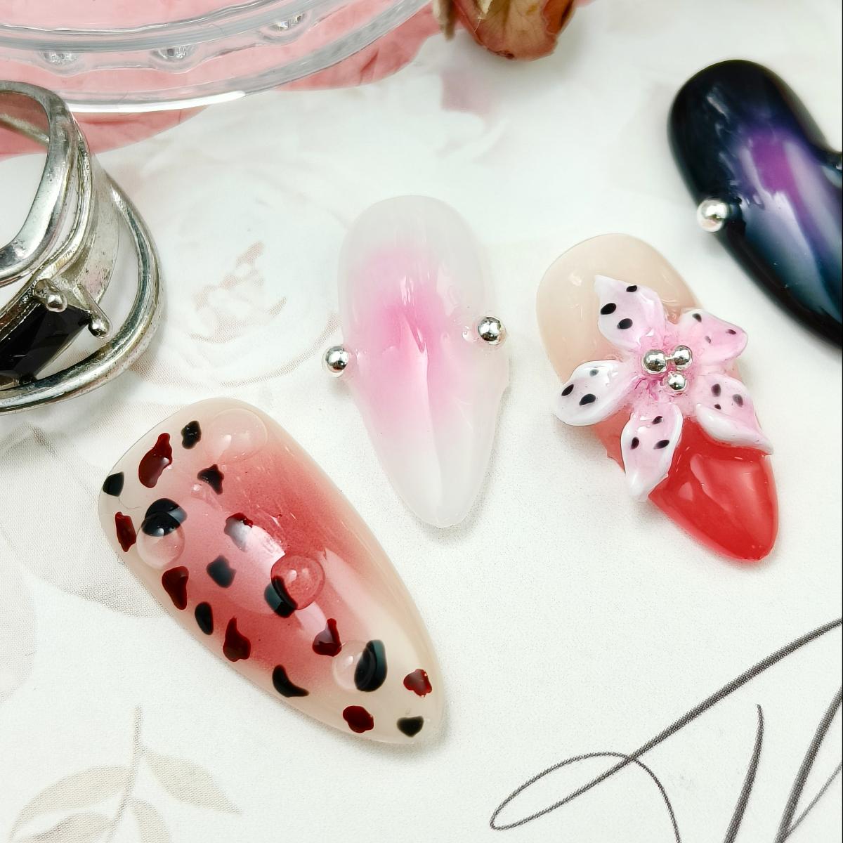 10pcs Handrawn 3D Flowers Handmade Press-on nails Medium Almond Nails Bundle Sweet Flowers Elegant Finished nail stickers Free storage box jelly glue 