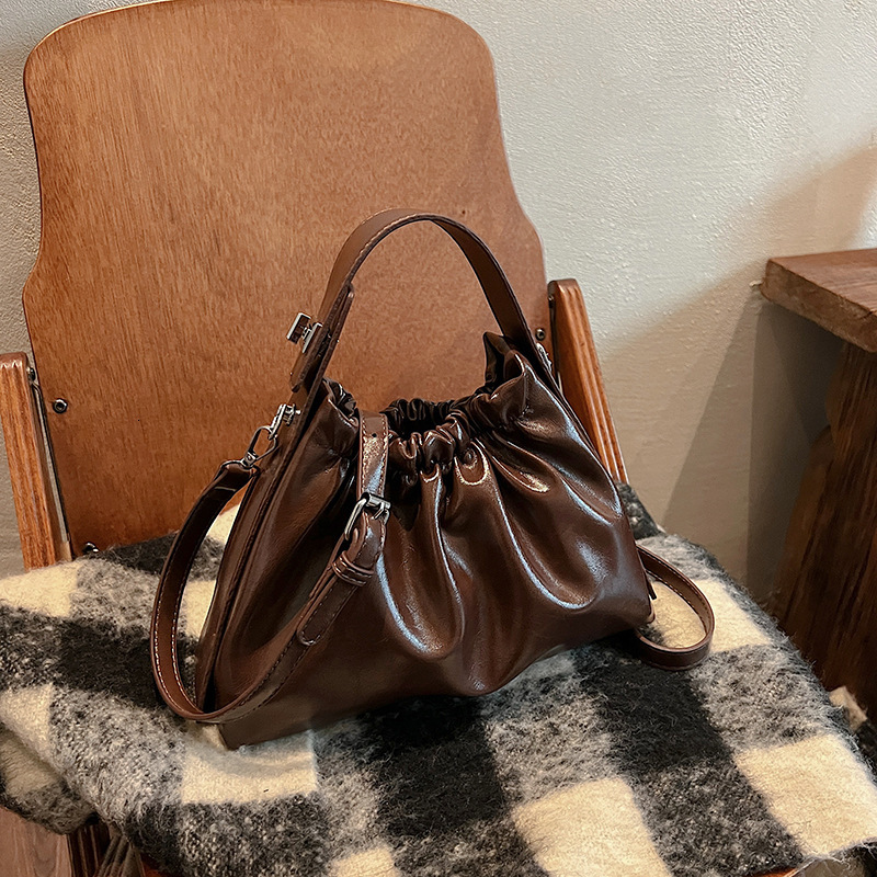 New women's bag small design unique pleated cloud bag new multifunctional commuting handbag fashion shoulder crossbody bag solid color retro desi