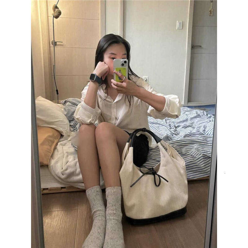 Niche Black and White Patchwork Canvas Tote 2024 New Large Capacity Versatile Commuter Handbag Shoulder Bag for Women