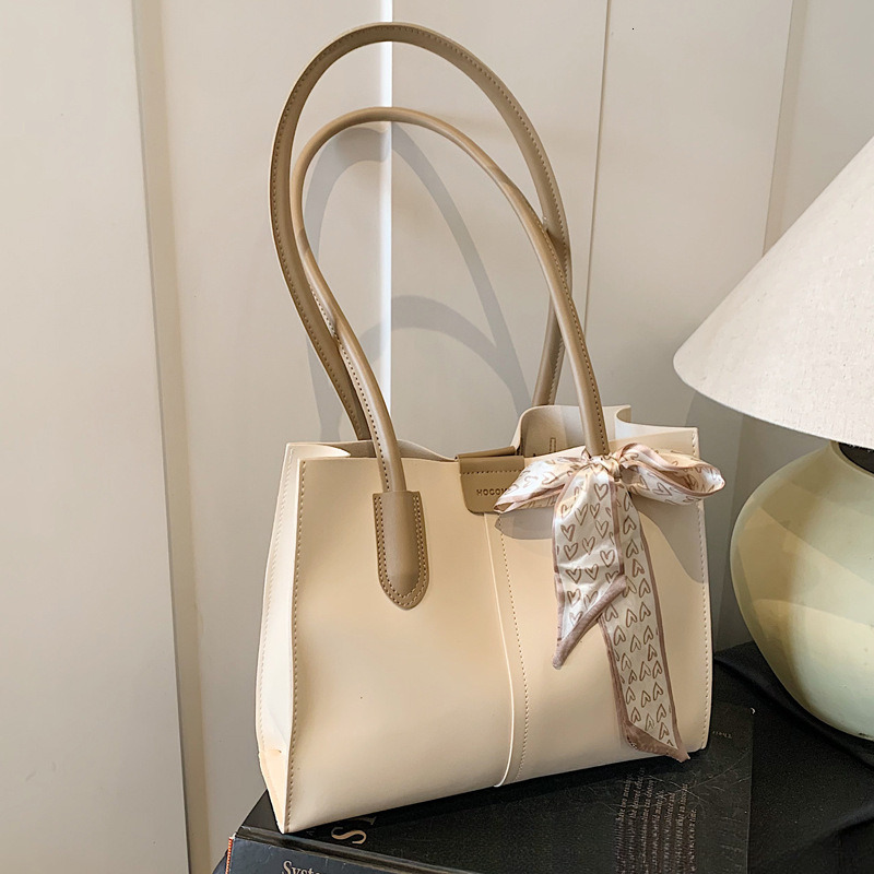 2025 new minimalist and stylish large capacity armpit high-end casual designer women's commuting shoulder bag trendy crossbody bag