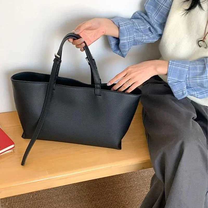 Casual Soft Tote Soft Leather Shoulder Bag 2025 New Fashion Korean Simple Large Capacity Vintage Casual Solid Trend Handbags Y250528