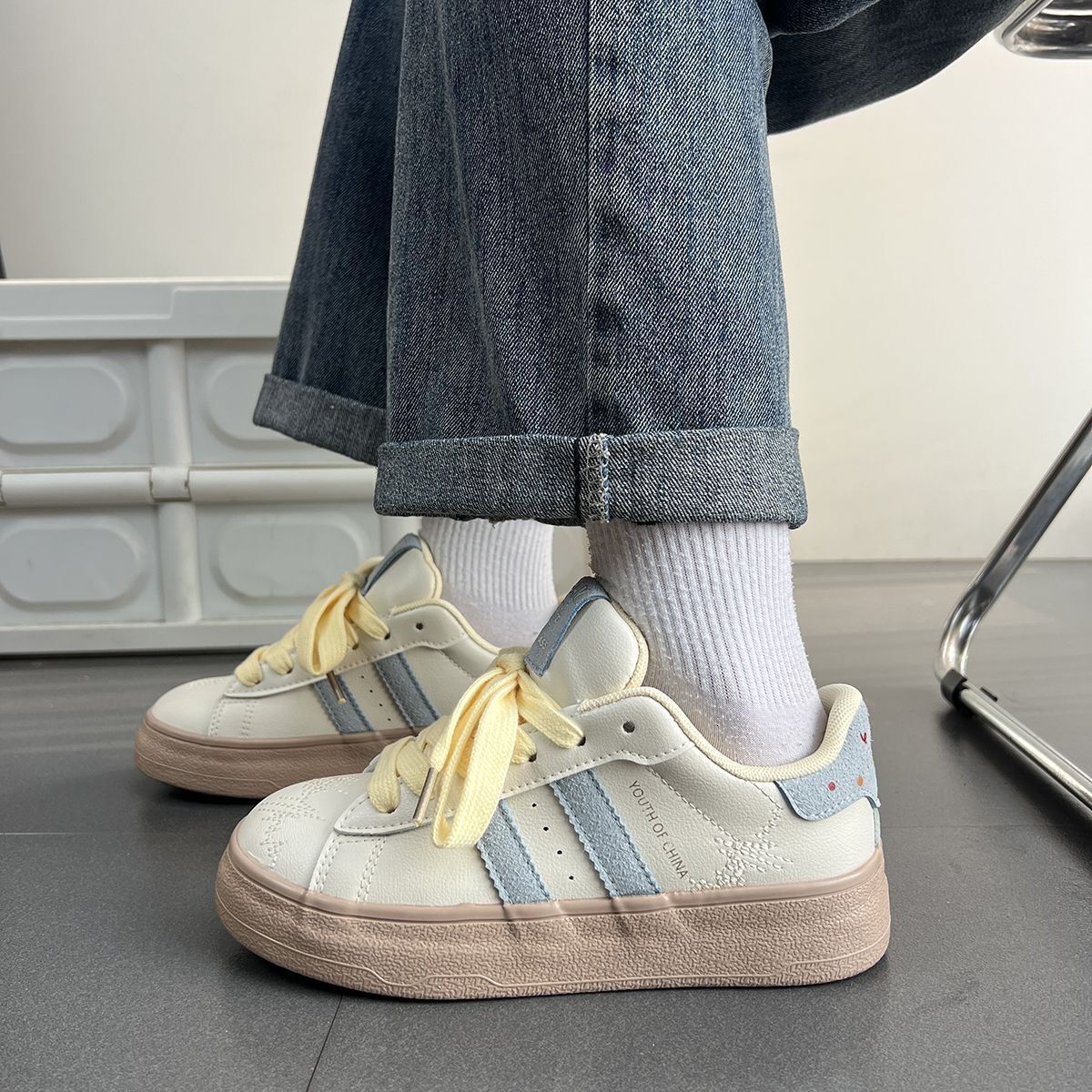 2025 Designer casual shoes Dopamine Thick-Soled Sneakers for Women, Ins Style, Spring Niche Versatile Casual White Shoes