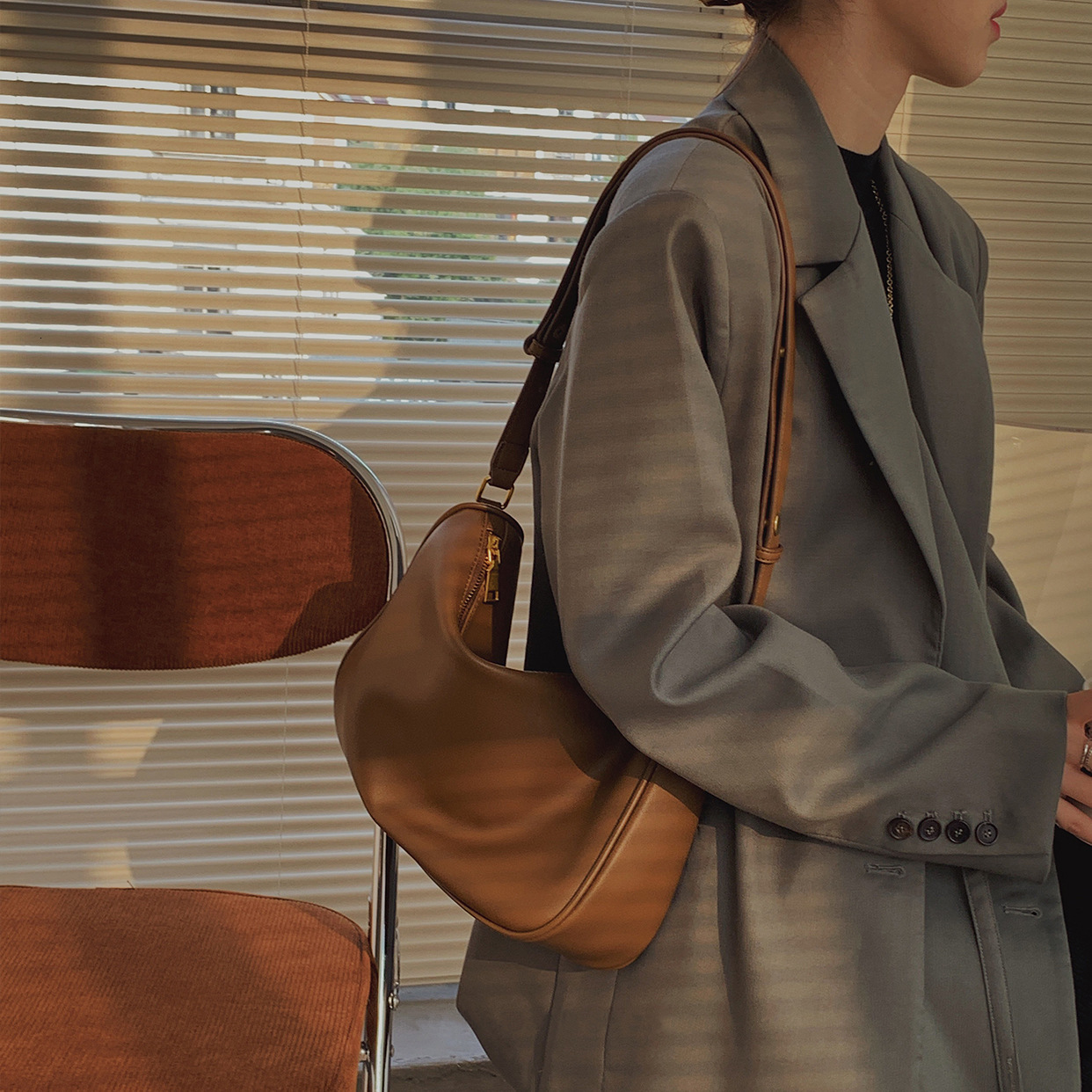 New women's bag new soft underarm shoulder bag new fashionable multifunctional high-end texture shoulder crossbody bag solid color pleated design