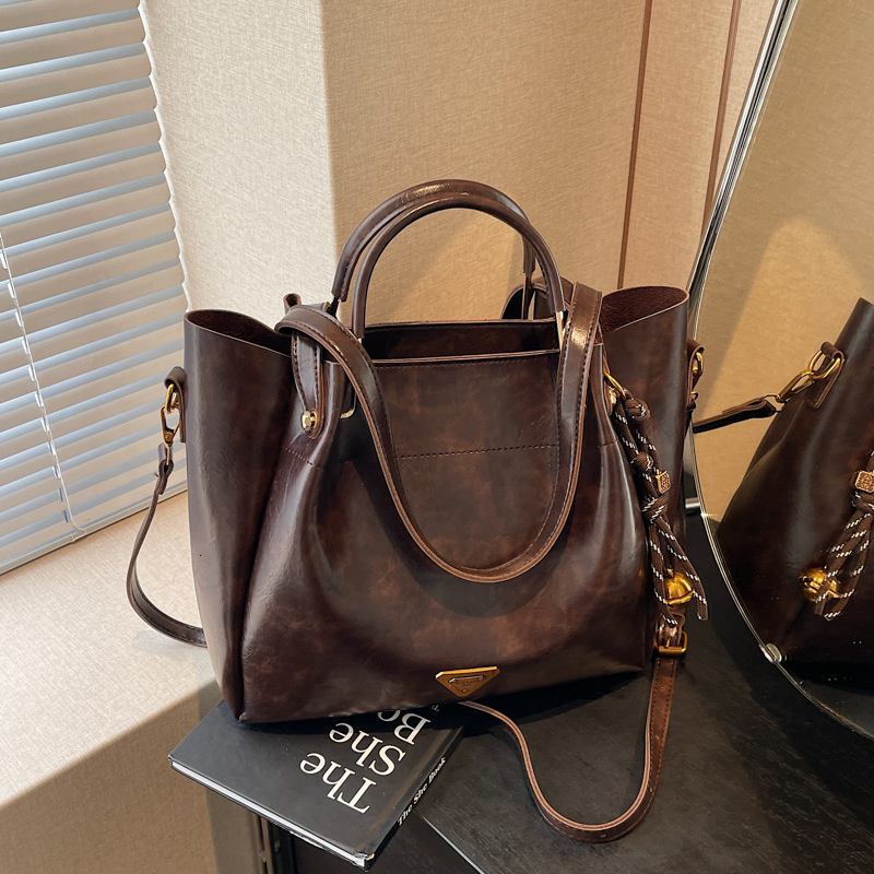 High quality brand, new high-quality free designer bag, new multi-functional shoulder wide body, armpit handbag, bucket bag, brand new free designer b
