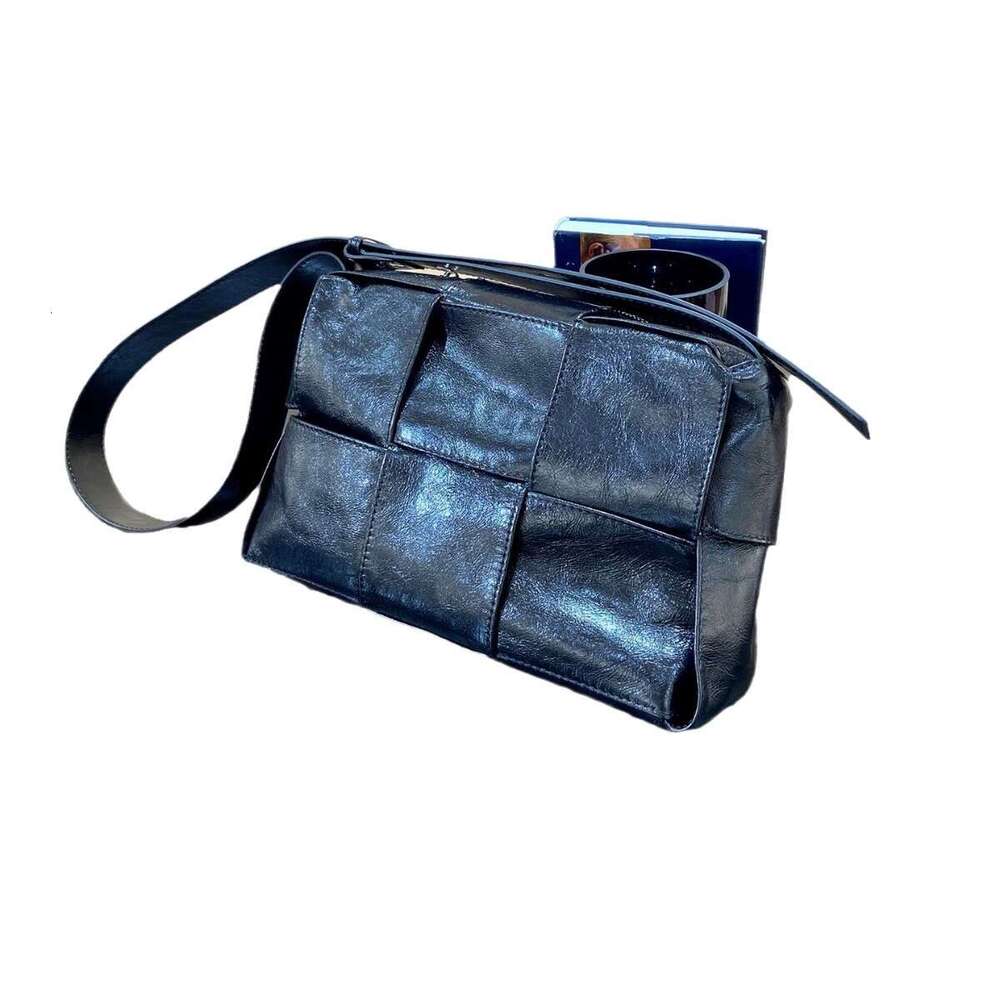 Spring Style High-End Woven Crossbody Bag for Women Versatile Large Capacity Niche Genuine Leather Fashion Handbag