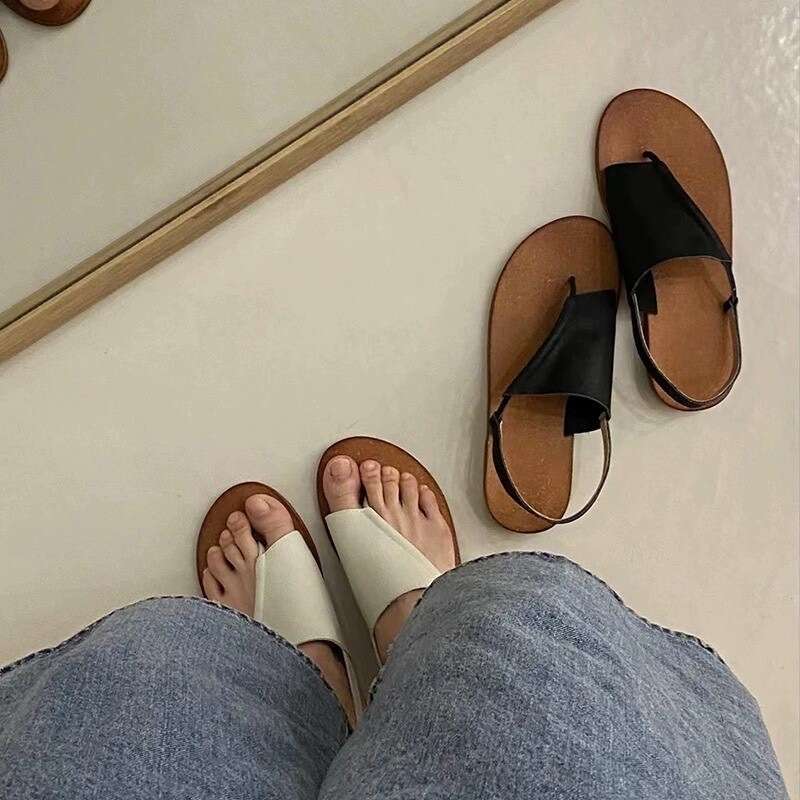 French Style Genuine Leather Simple Flat Roman Women Summer New Beach Casual Toe Post Sandals for Outdoor Wear
