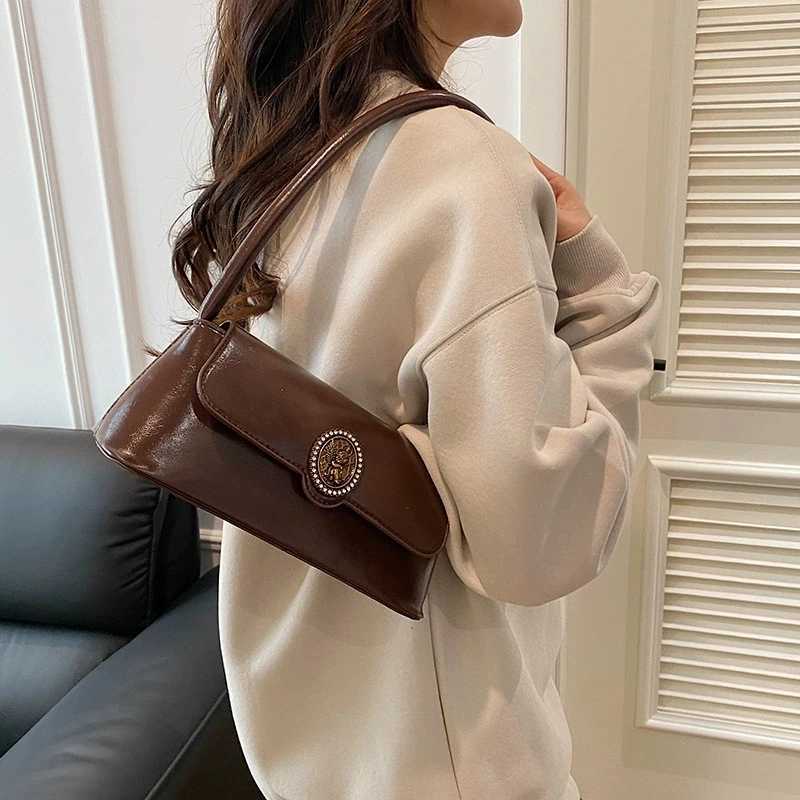 Chic French Vintage Inspired Mini Handbag Shoulder Bag for Women Magnetic Closure Versatile Stylish for Everyday Use Y250528