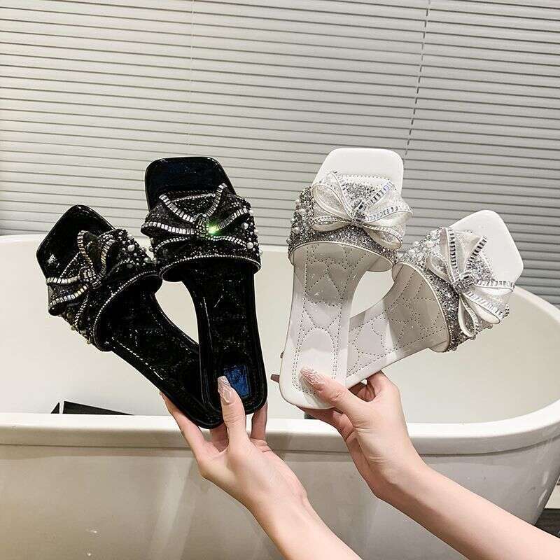 Large Diamond Flat Slippers For Female Designers Summer 2025 New Full Diamond Bow Sandals Light Luxury Pearl Lace Slippers