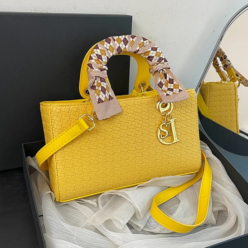 Designer Bag Fashion Bags High Quality Large Capacity Tote Woven Women's Hand-held Casual Bag Shoulder Bag 02