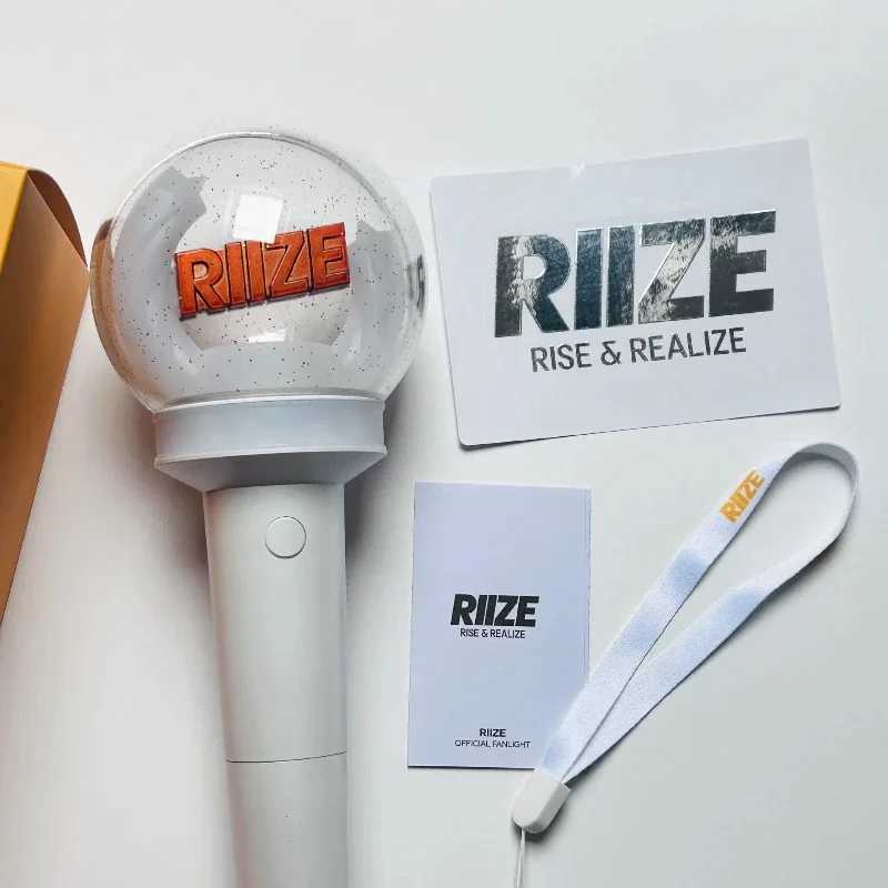 KPOP Riized Lightstick Stand Concert with Acrylic Keychain Light Stick Decoration Party Flash Fan Gift W250528