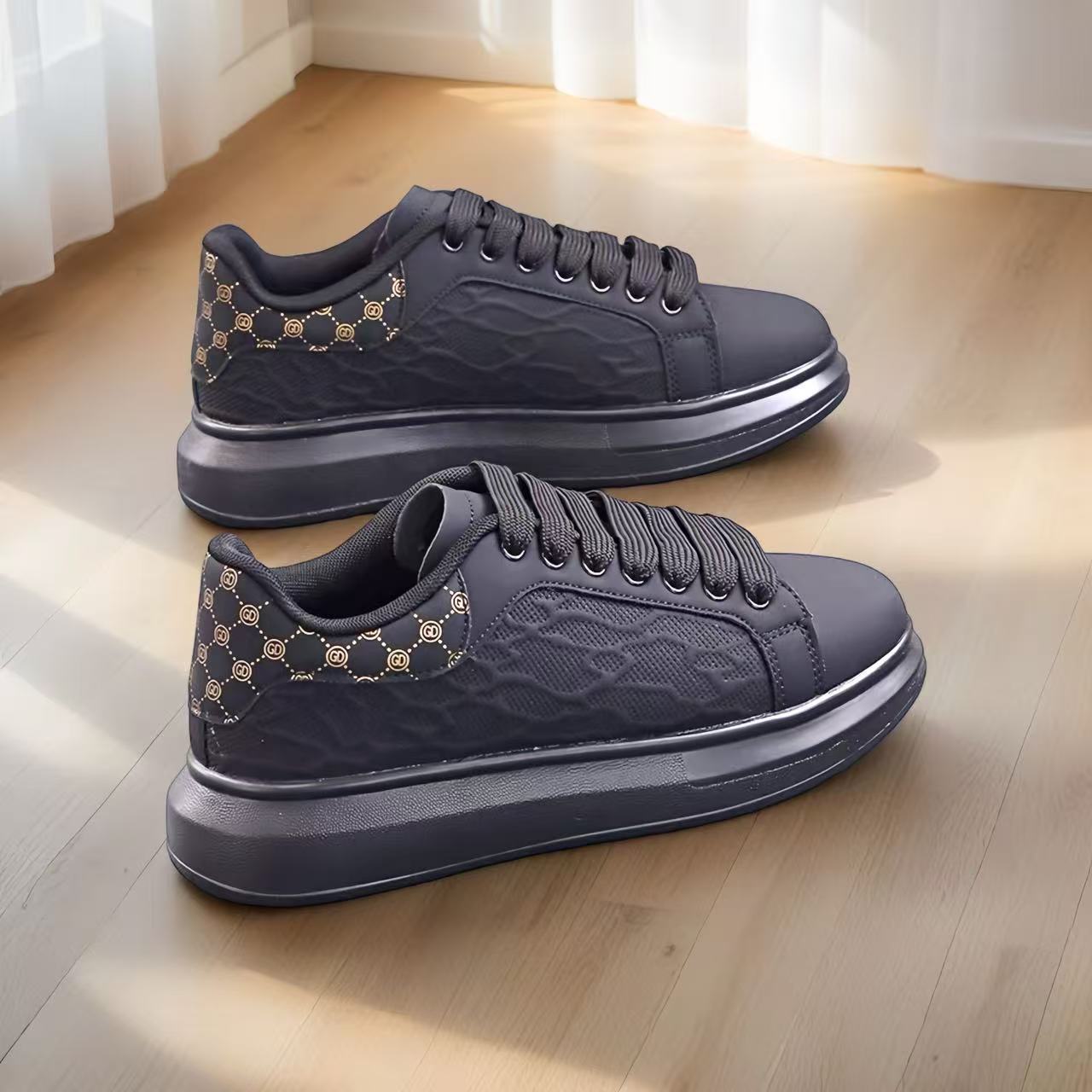Free shipping designer's trendy men's shoes, new sports sneakers with thick soles and high appearance level, fashionable casual shoes, white