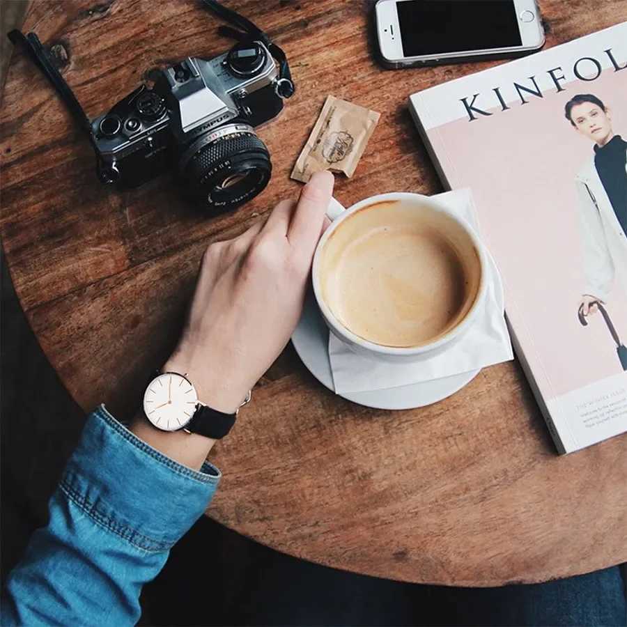 Fashion Women Watches Luxury Metal Dial Leather Belt Analog Ladies Quartz Wrist Watch Simple Casual Female Clock Montre Femme XJ250527