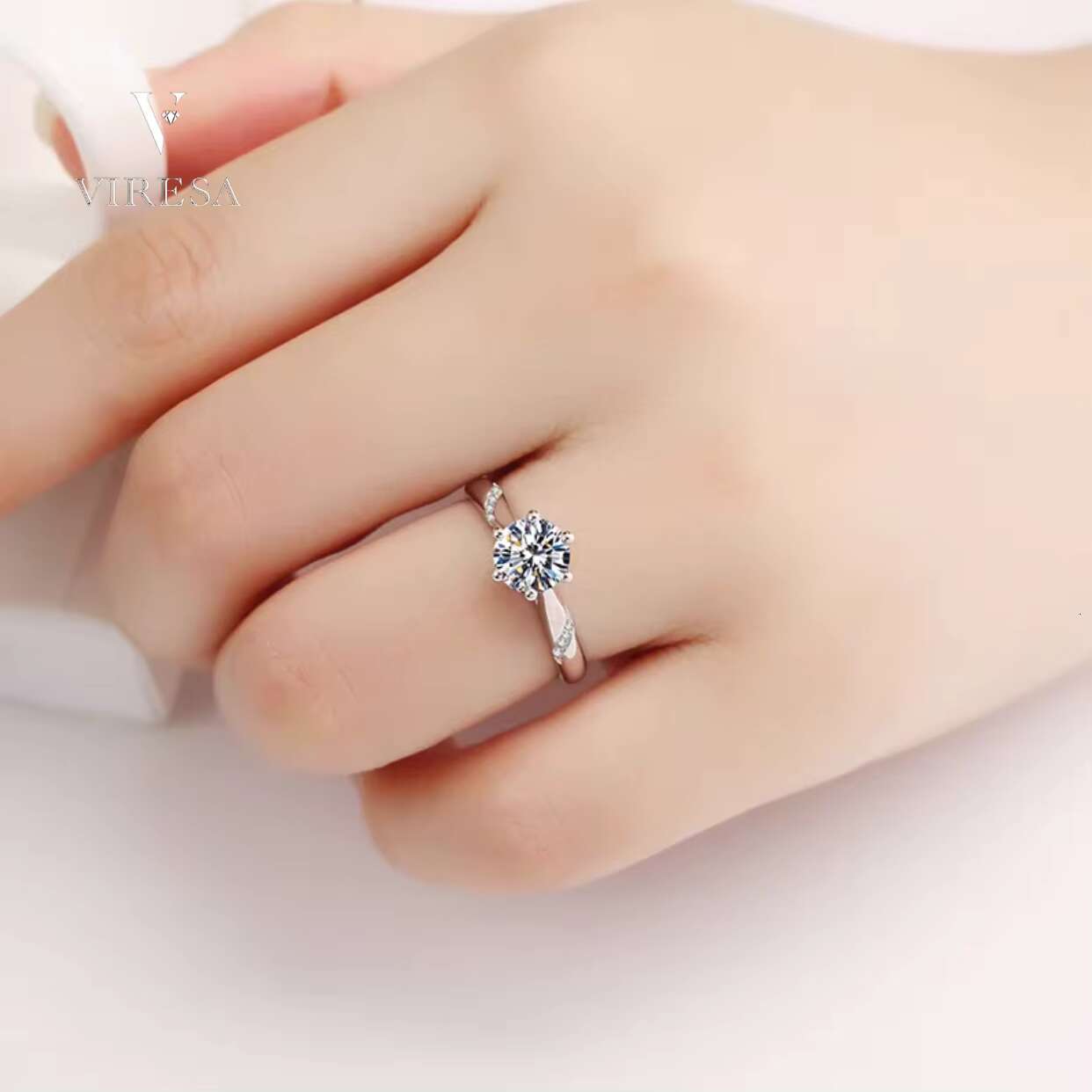 Hot Selling Elegant and Stylish DEF Color 925 Silver Moissanite Wedding Ring Diamond White