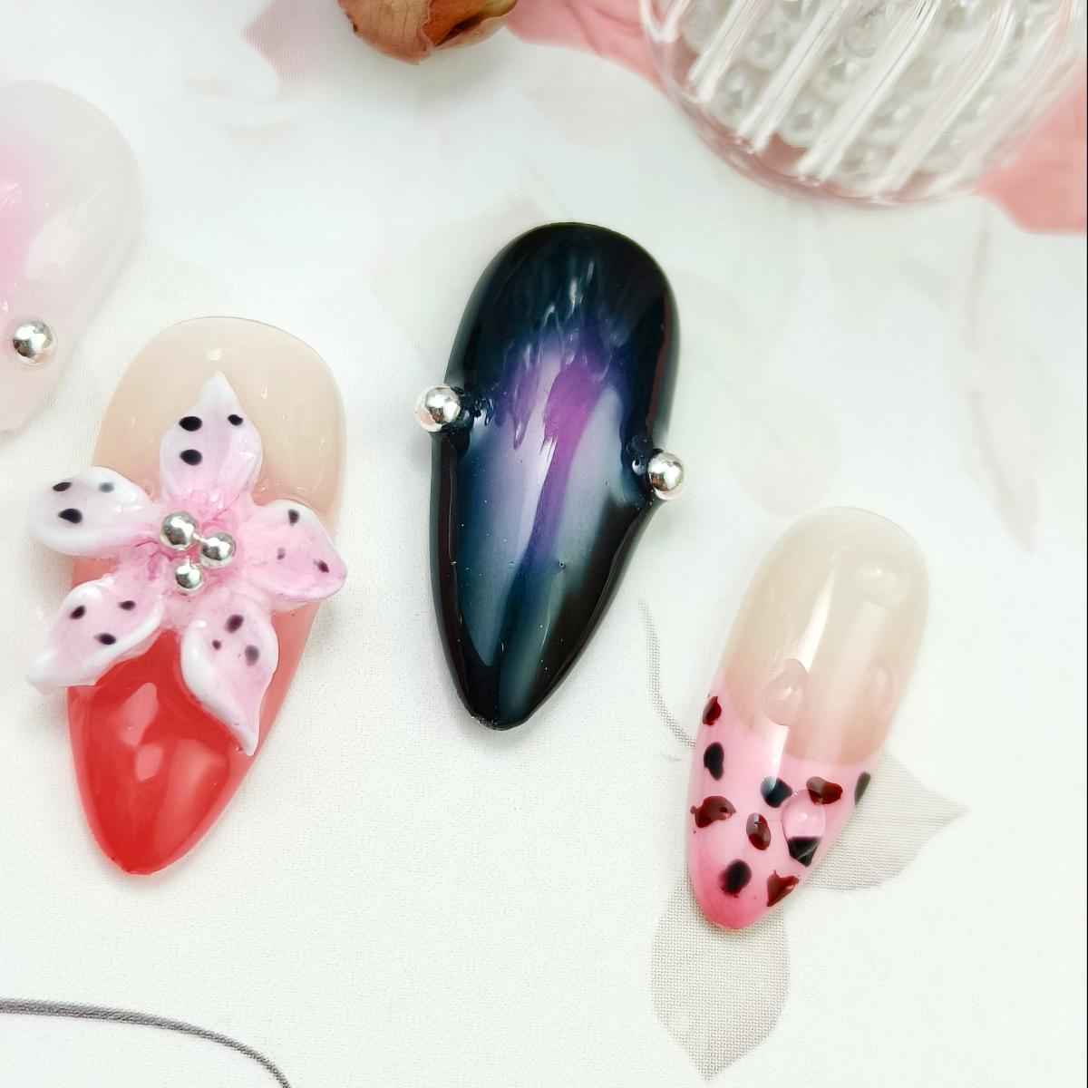 10pcs Handrawn 3D Flowers Handmade Press-on nails Medium Almond Nails Bundle Sweet Flowers Elegant Finished nail stickers Free storage box jelly glue 