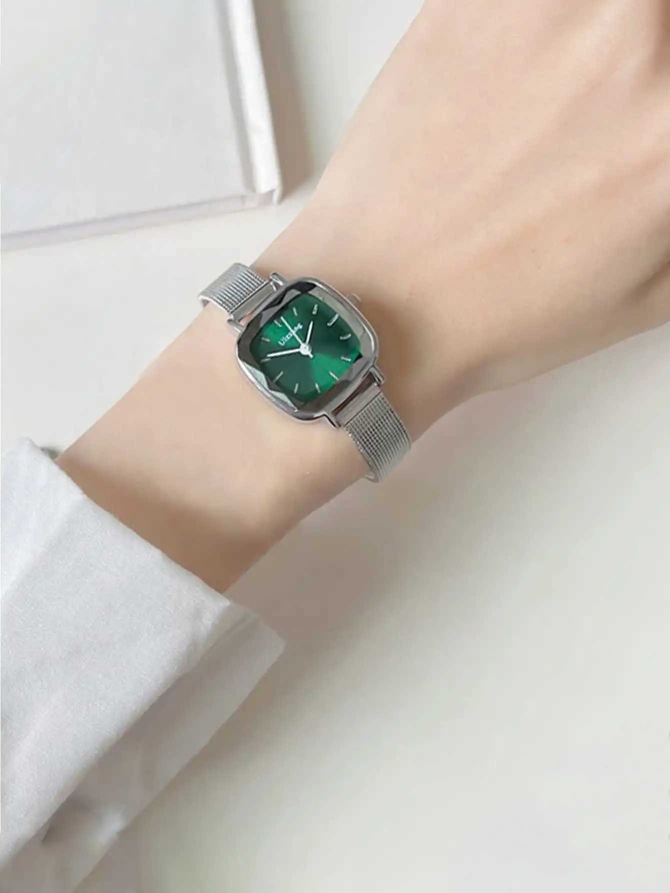 Fashion womens small dial quartz mesh strap watchXJ250527