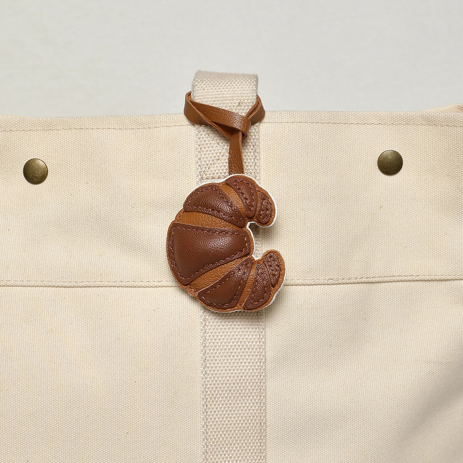 Handmade Sheepskin Croissant Leather Bag Charm KeyChain Kawaii Animal Bag Backpack Charms Couple Friend Jewelry Gift 250527