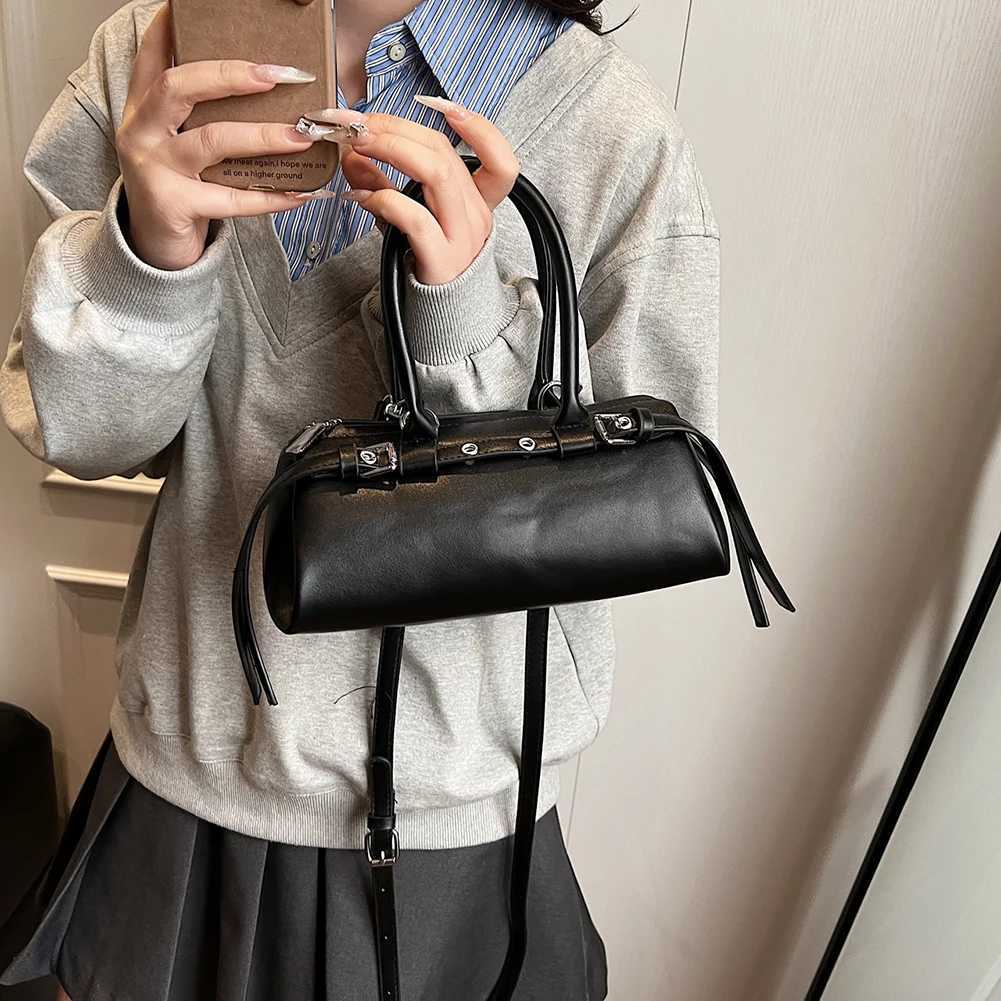 Women Casual Armpit Bag PU Leather All-Match Shoulder Bag Retro Underarm Bag Travel Shopping Commute Date Bag Y250528