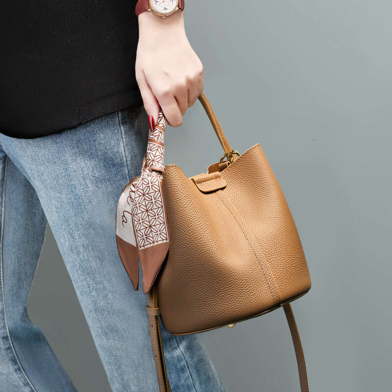 Top Layer Cowhide New Women's Crossbody Summer High-End Genuine Leather Handbag Bucket Bag B5
