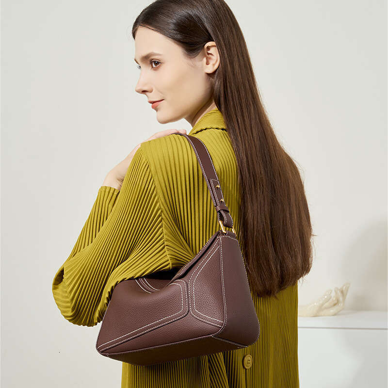 New Women's Single Shoulder Underarm Geometric Genuine Leather Pillow First Layer Cowhide Crossbody Commuter Bag B5