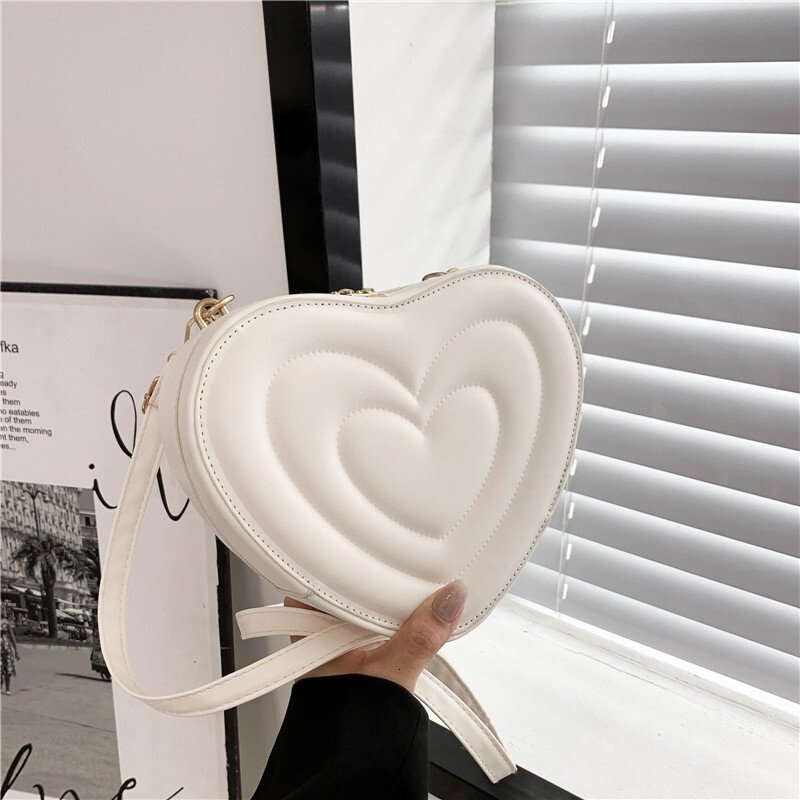New Spring and Summer Women's Bag, New Fashion Trend Casual Single Shoulder Bag New Love Bag Love Texture Designer Simple Style Handbag Single Sh