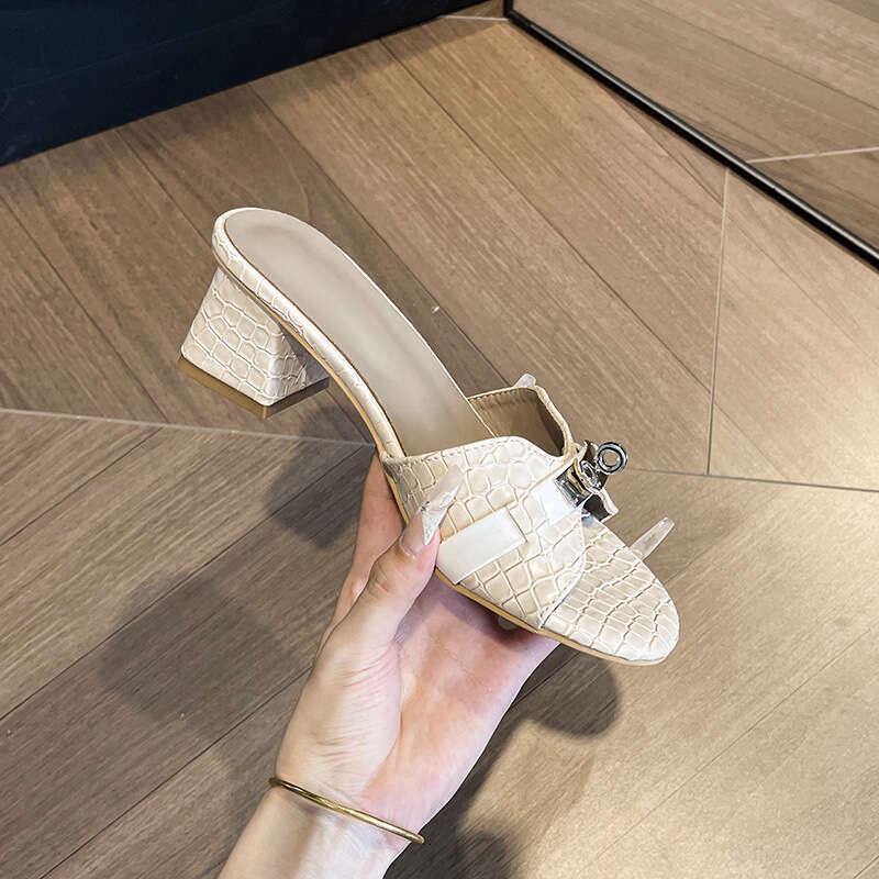 2025 Small Gold Buckle Crocodile Pattern Korean Style One-Word High Heel Slippers Women Summer Soft Sole Beach Mid-Heel Sandals for Outdoor Wear