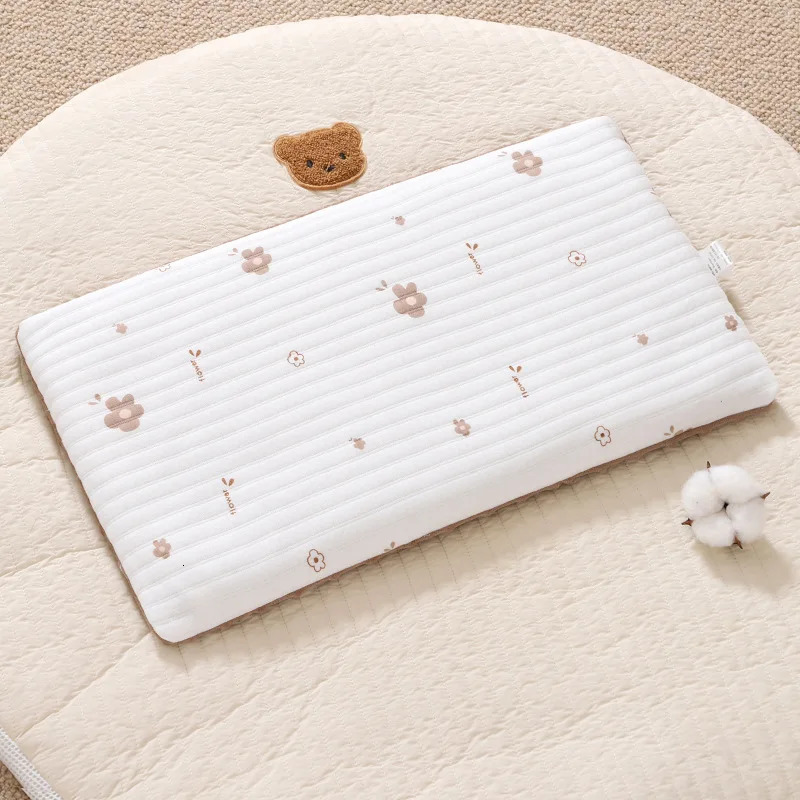 Baby Pillow Baby Head Support Buckwheat Shell Pillow Cartoon Pattern Baby Flat Pillow Suitable for Babies Aged One to Six Months 250527