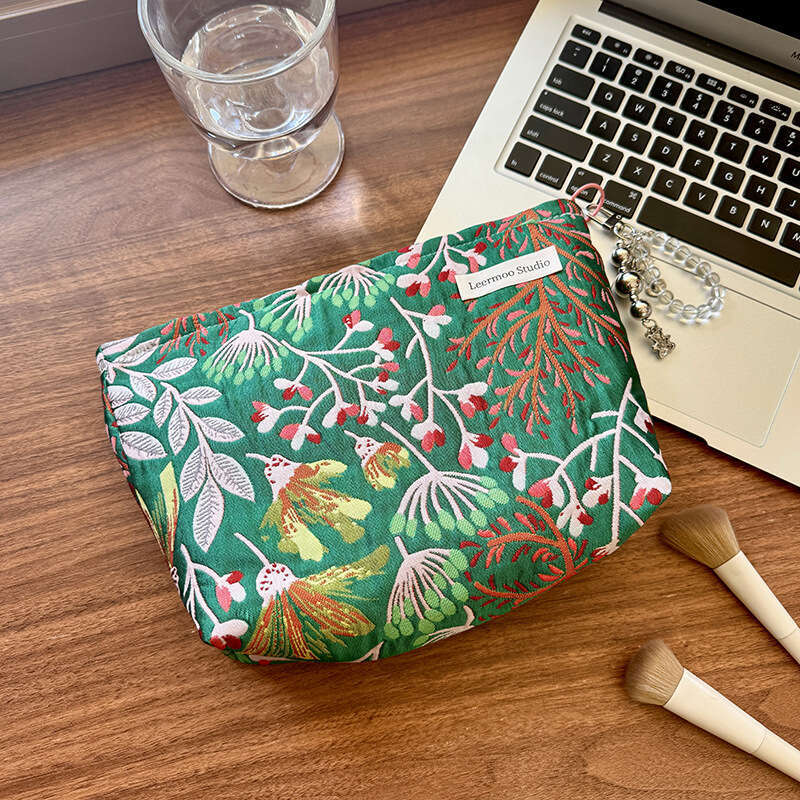 New Embossed Flower High-Quality Makeup Large Capacity Portable Clutch Women's Inner Liner Bag for Travel and Outings