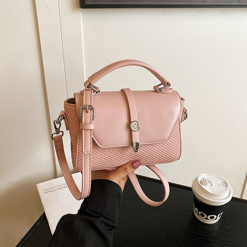 Top brand high-quality new free designer bag handbag 2025 new texture macaron color shoulder wide body small square bag brand new free designer bag