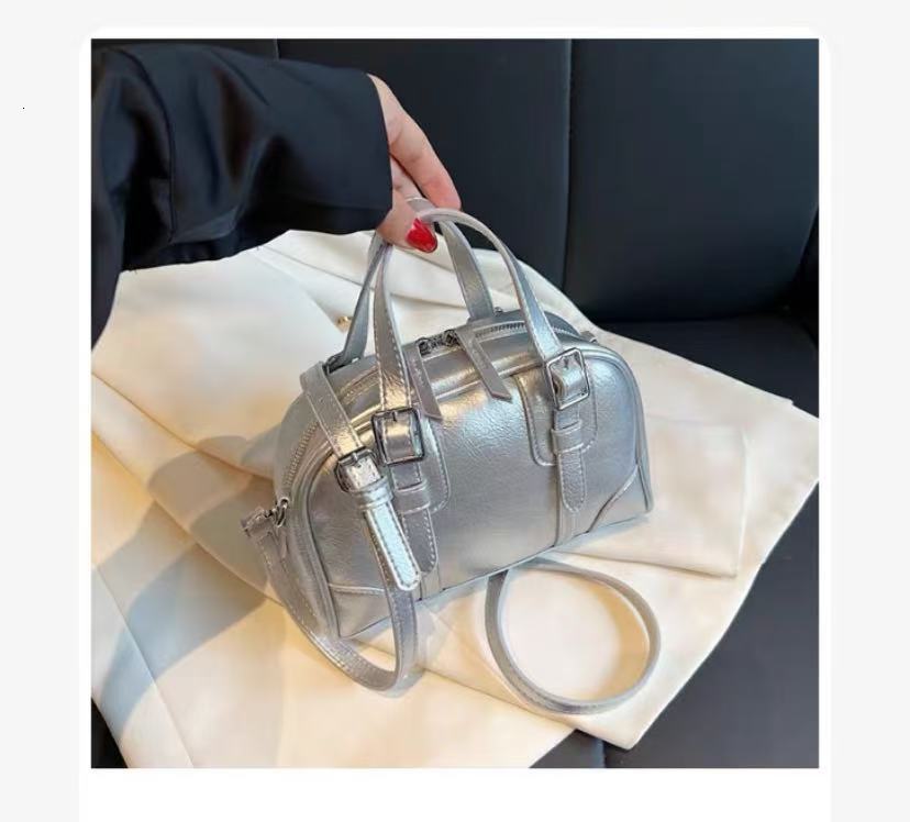 Top quality brand, high-quality new free designer bag, 2025 new retro black handbag, crossbody bag, shoulder bag, new free designer bag