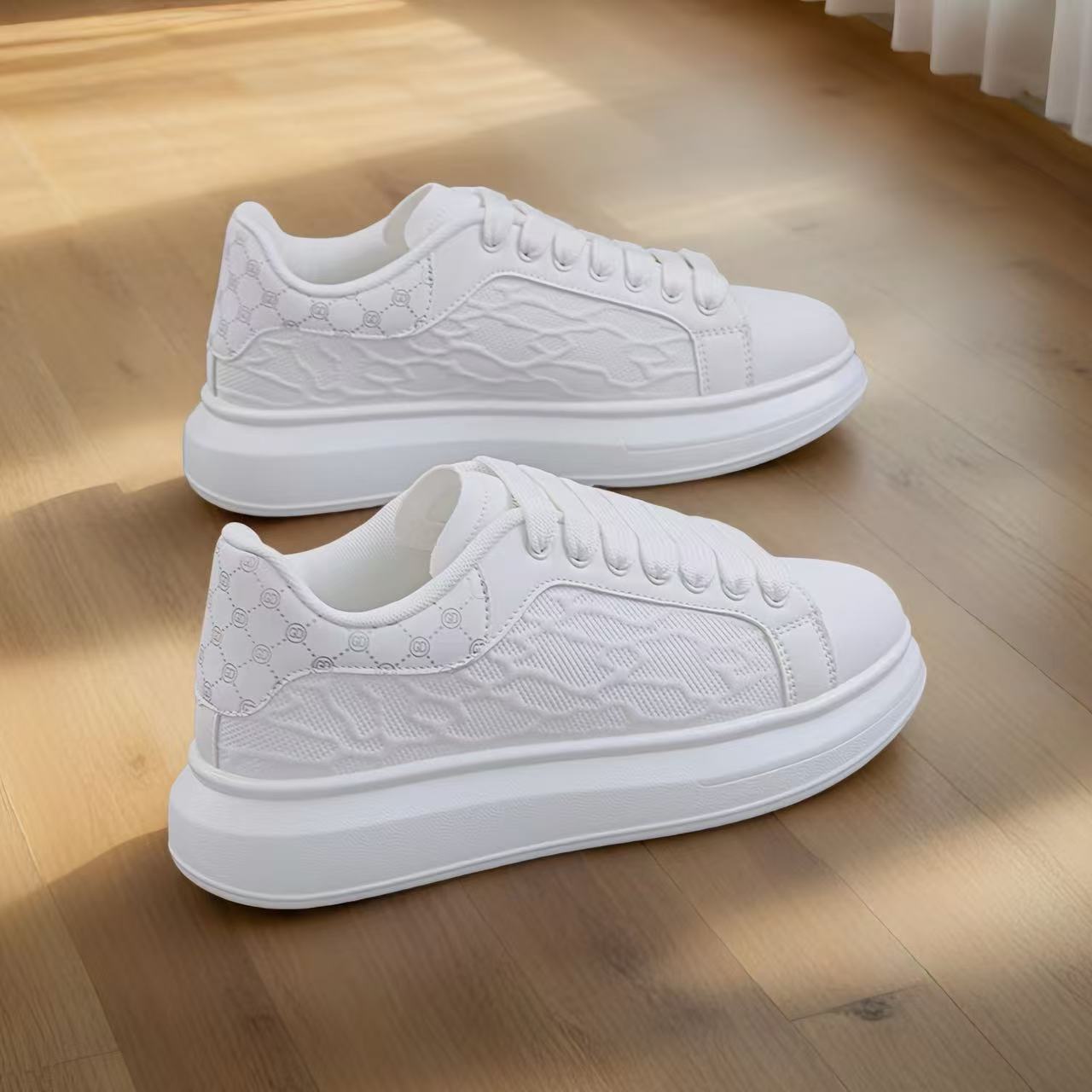 Free shipping designer's trendy men's shoes, new sports sneakers with thick soles and high appearance level, fashionable casual shoes, white