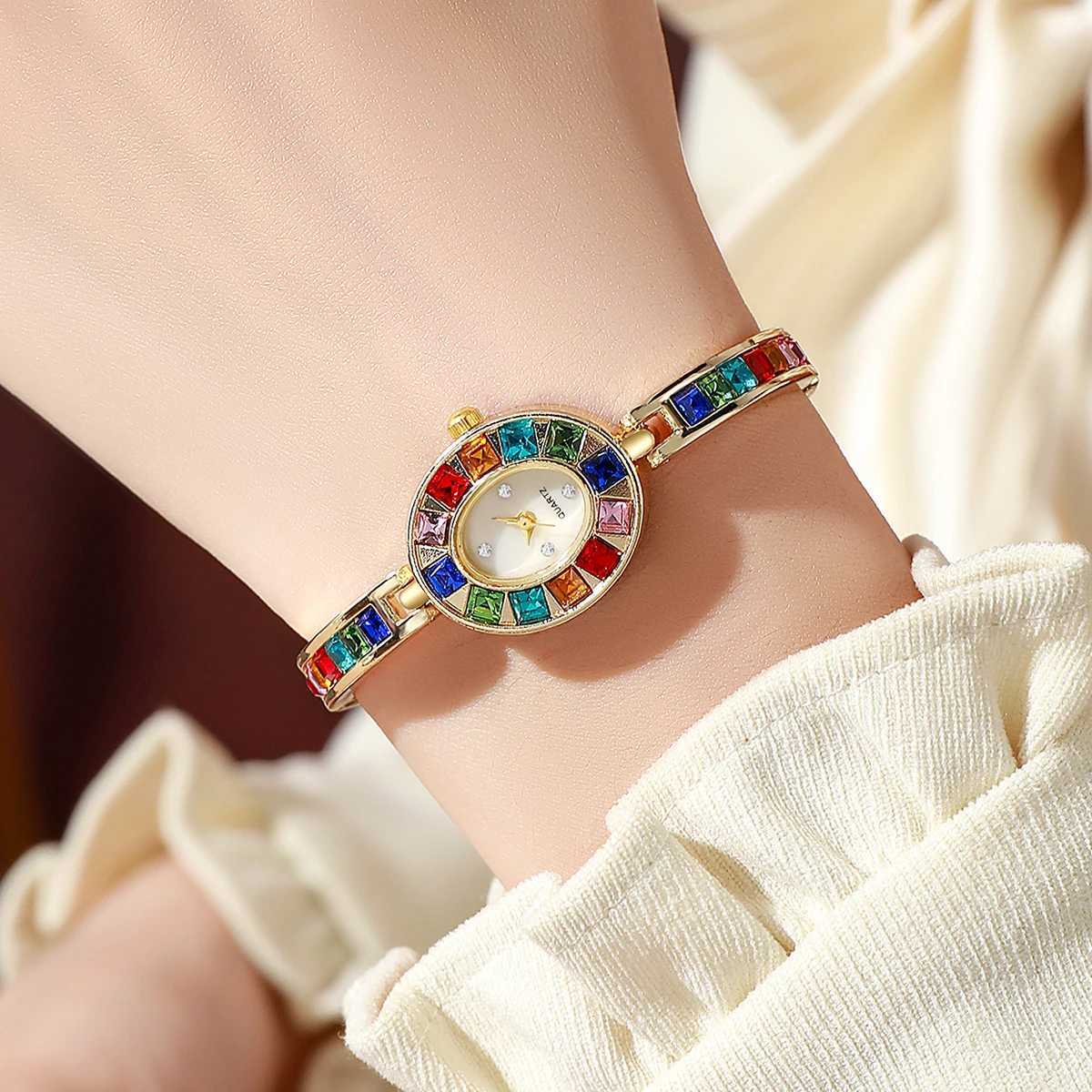 1PC Womens Retro Style Quartz Watch Elegant Ladies Style Colorful Diamond Set Dial Compact Watch Womens Watch Holiday Gift XJ250527