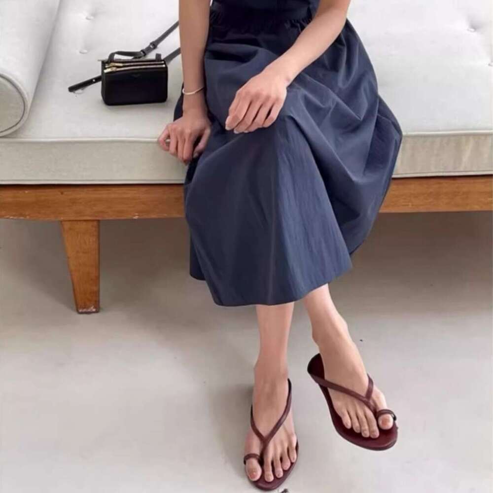 2025 Summer New Fairy Style Women's Flip-Flops for Outdoor Wear Fashionable Sandals to Match Dresses Low Heel Trendy Slippers