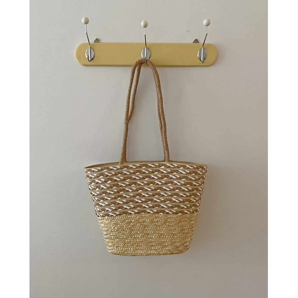 2025 New Large Capacity Women's New Summer Fashion Commuter Korean Edition Grass Weaving Designer Multi functional Leisure Shoulder Bag