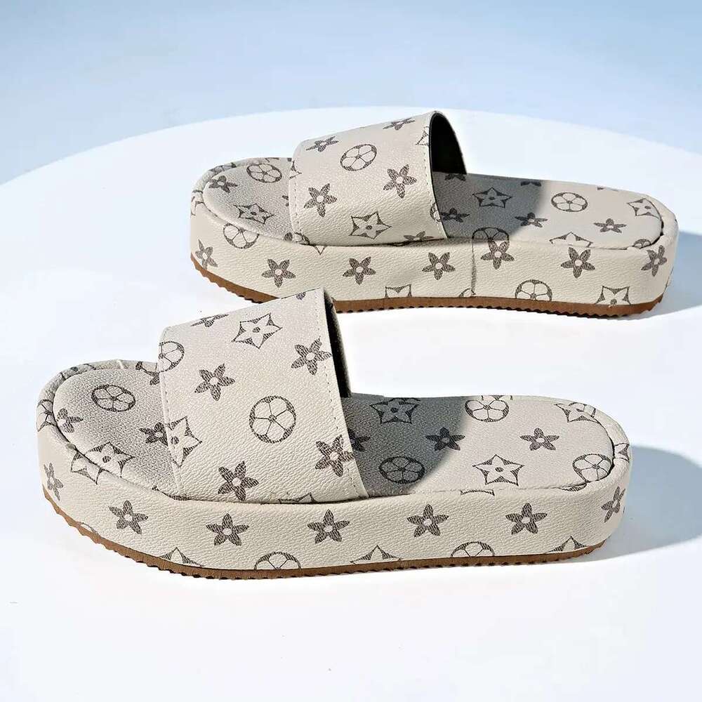 2025 hot free shipping designer for womens flat black beige brown Large size new beach slippers