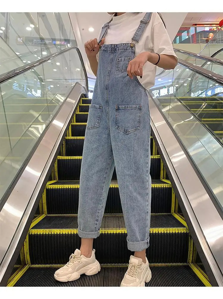 Korean Version of Casual Niche and Youthful Denim Overpants. Fashionable and Loose Styles for Women Washed Denim Suspenders 250523