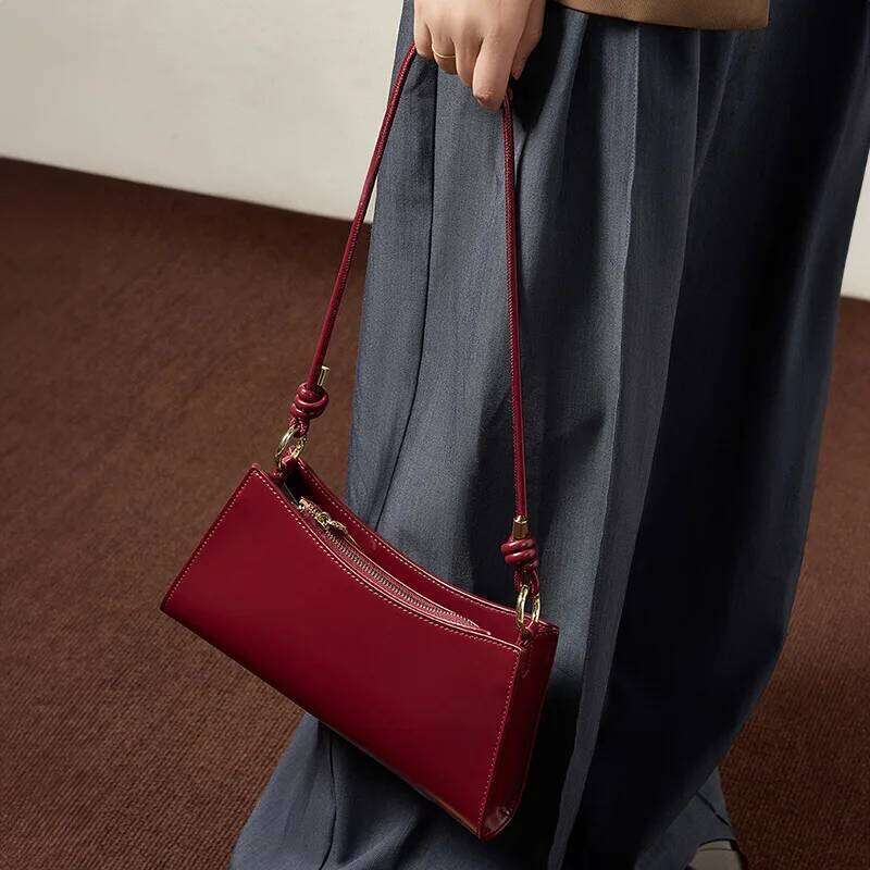 2024 Armpit Baguette Women's Leather Shoulder Bags New Light Crossbody Bag