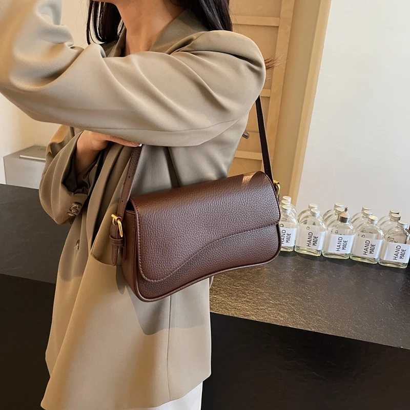 MOODS Irregular Shapes Crossbody Bags For Women Red Lychee Pattern Flap Shoulder Bag Casual Street Simple Fashion Satchels 2025 Y250528