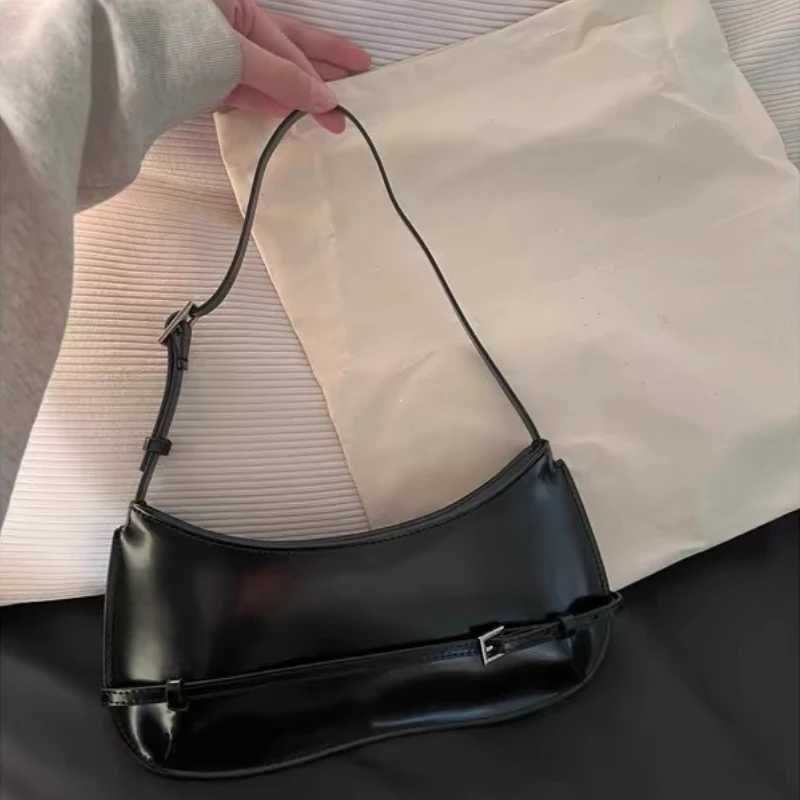 1Pc French Niche Design Cowhide Shoulder Handbag Womens High-End Party Red Wedding Bag Fashion Handheld Underarm Bag Y250528