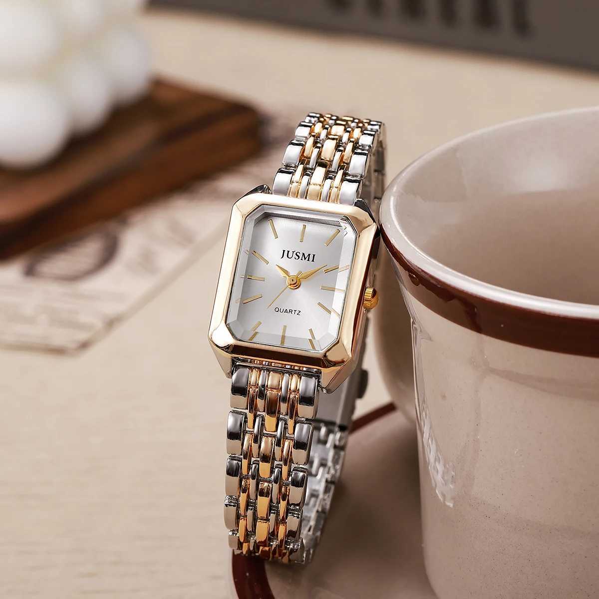 Ladies new square dial steel strap quartz watch fashionable and versatile a gift for family members for the holiday. XJ250527