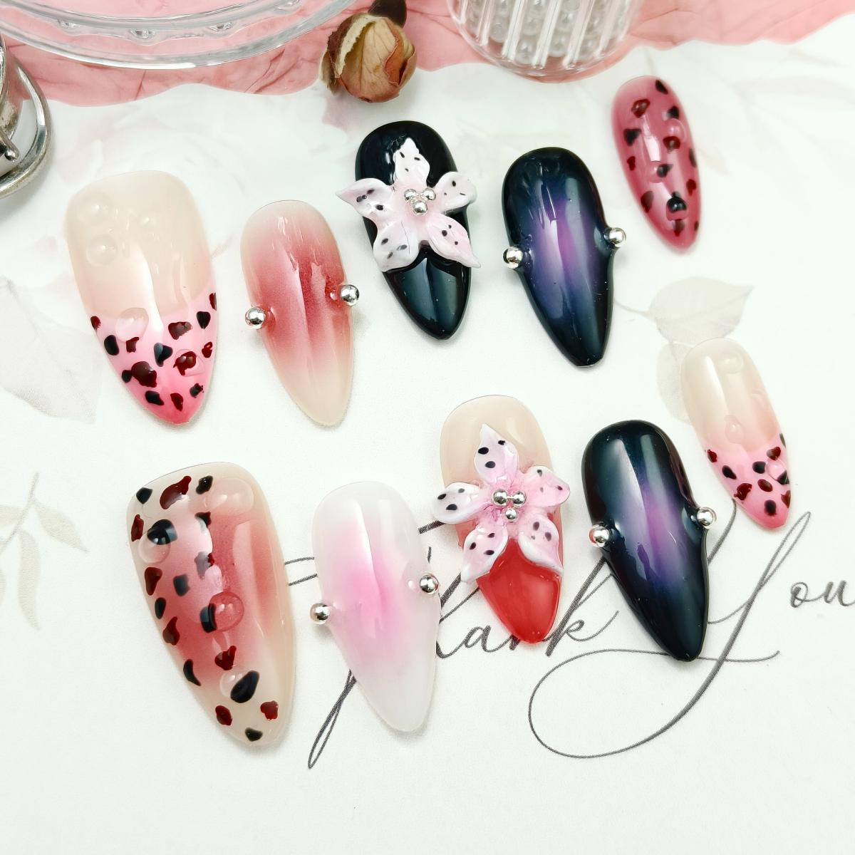 10pcs Handrawn 3D Flowers Handmade Press-on nails Medium Almond Nails Bundle Sweet Flowers Elegant Finished nail stickers Free storage box jelly glue 