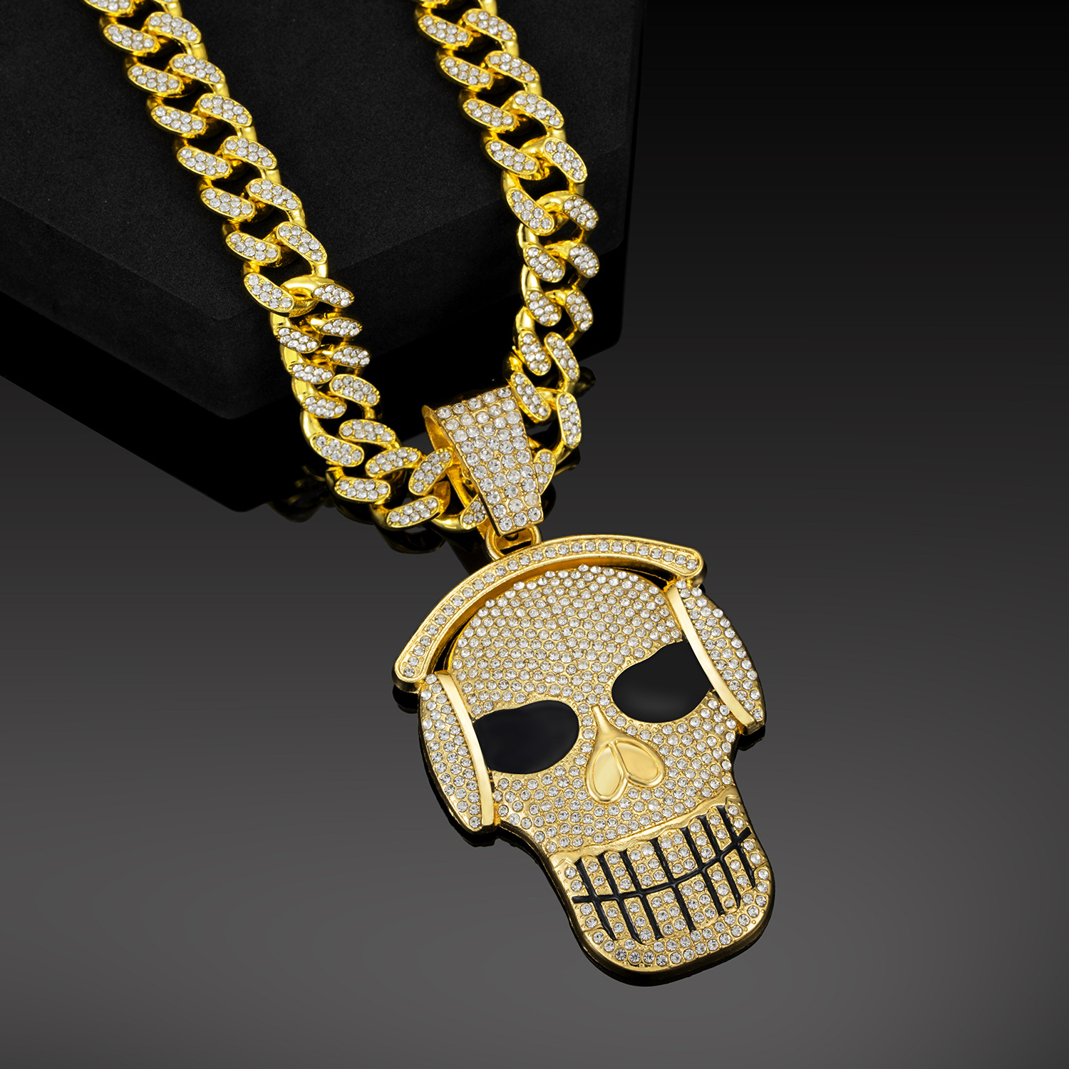 Elegant Cuban Style Necklace Featuring Superior Crafted Links