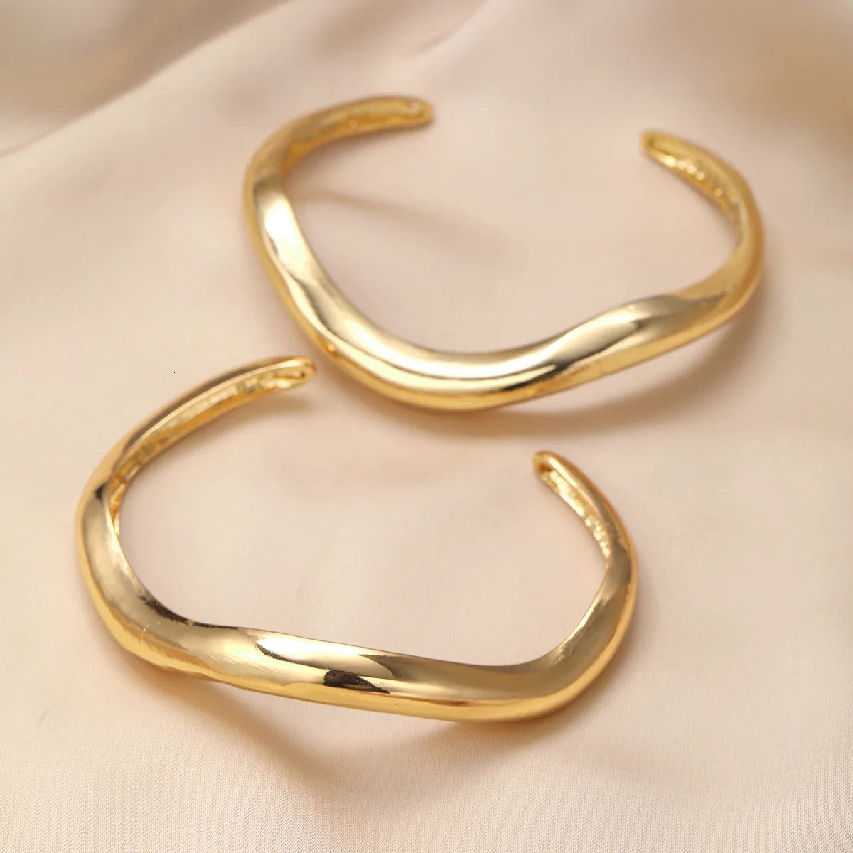 DIEZI 2pcs/set Exaggerated Hip Hop Irregular Bangles Bracelets Punk Gold Silver Color Geometric Bangles For Women Men Jewelry 250522