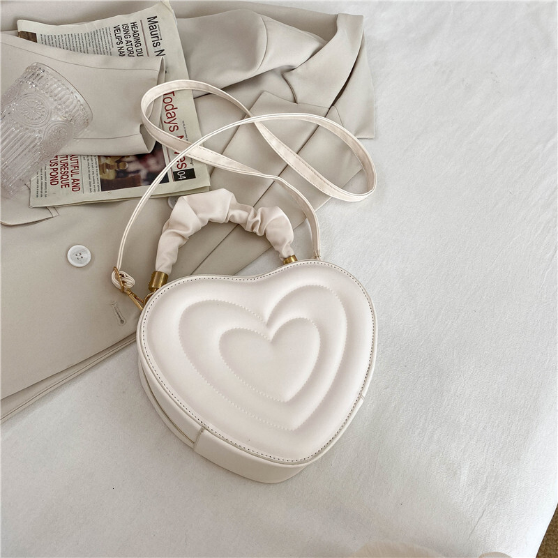New Spring and Summer Women's Bag, New Fashion Trend Casual Single Shoulder Bag New Love Bag Love Texture Designer Simple Style Handbag Single Sh