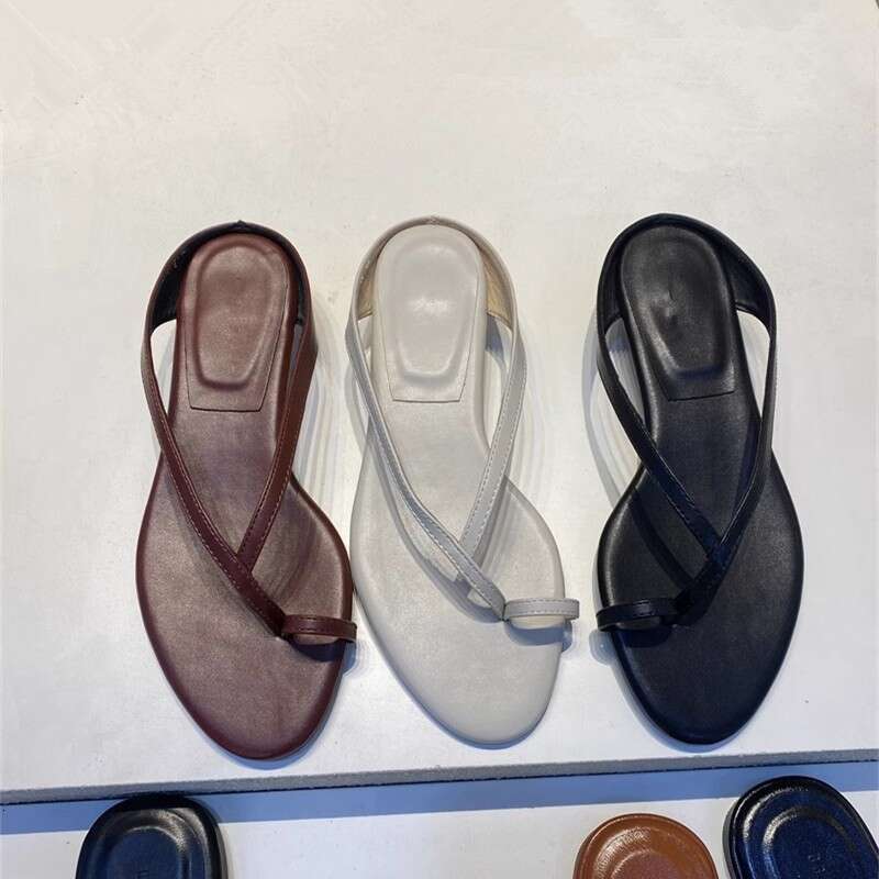 2025 Summer New Fairy Style Women's Flip-Flops for Outdoor Wear Fashionable Sandals to Match Dresses Low Heel Trendy Slippers