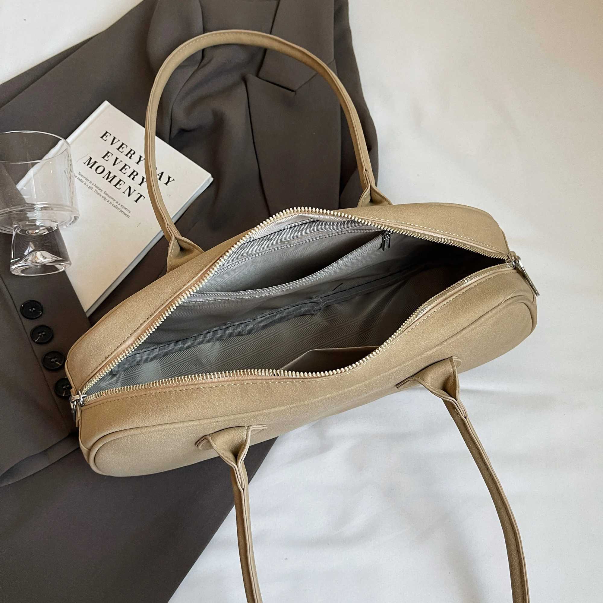 Retro Frosted Fashion Baguette High Comfort Simple Casual Handheld Shoulder Bag Y250528