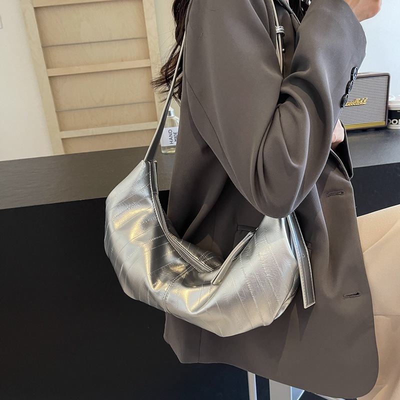 New Silver trend Women s Large Capacity New Leisure Multi leisure functional Slant Shoulder Bag Designer niche design Commuting Dumpling Bag