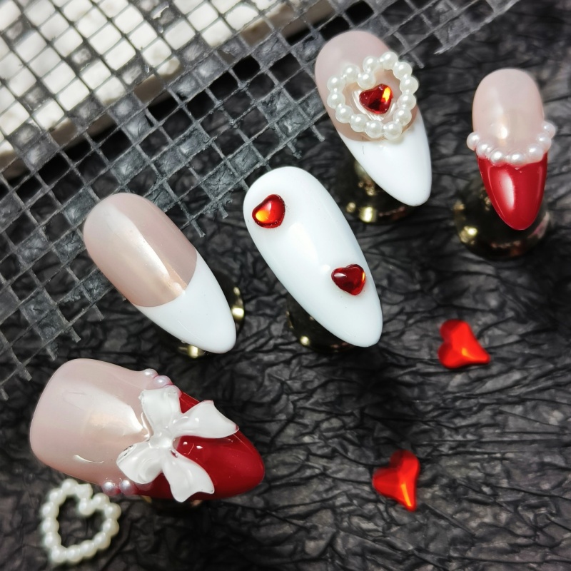 10pcs Valentine's Day Handmade Press-on nail Medium Almond Nail French Tip Bow Fake nails Sweet Love Diamond Finished nail stickers Reusable