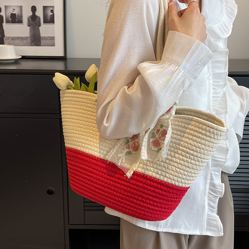 2025 New Large Capacity Woven Fashion Versatile Designer Women's Single Shoulder Beach Handbag Trendy Single Shoulder Bag