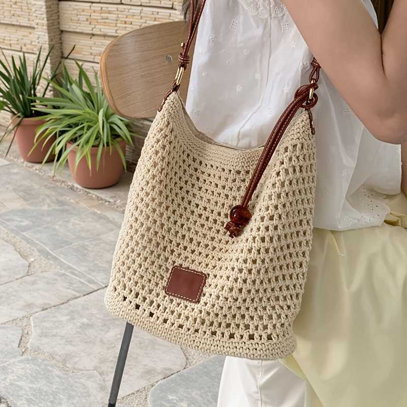 New Woven Hollow Out Spring and Summer Seaside Vacation Tote Bag Beach Bag Shoulder Bag Small Handbag
