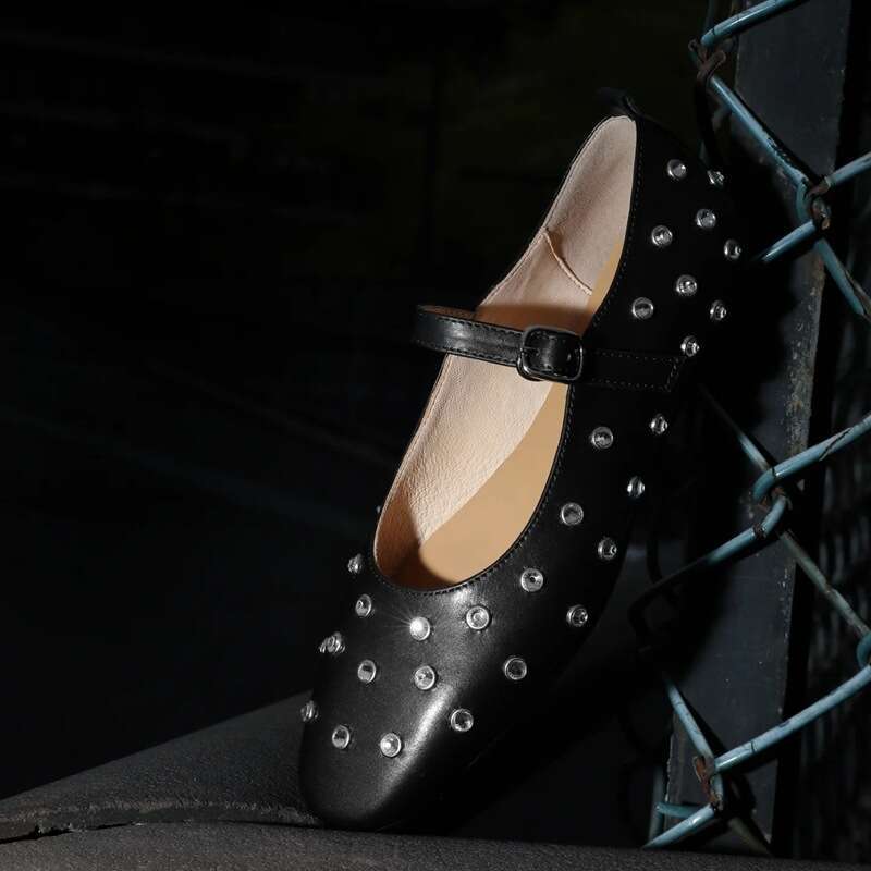 Super Comfortable French Style Square Toe One-Strap Mary Jane for Women Fashion Rivet Flat Versatile Rock Shoes